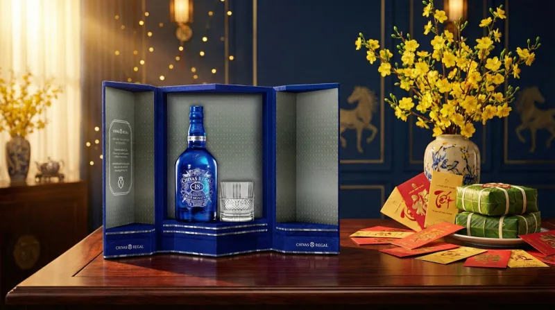 Rượu Chivas 18 Blue Hộp Quà Tết 2026 - Món Quà Biếu Sang Trọng Đón Năm Bính Ngọ