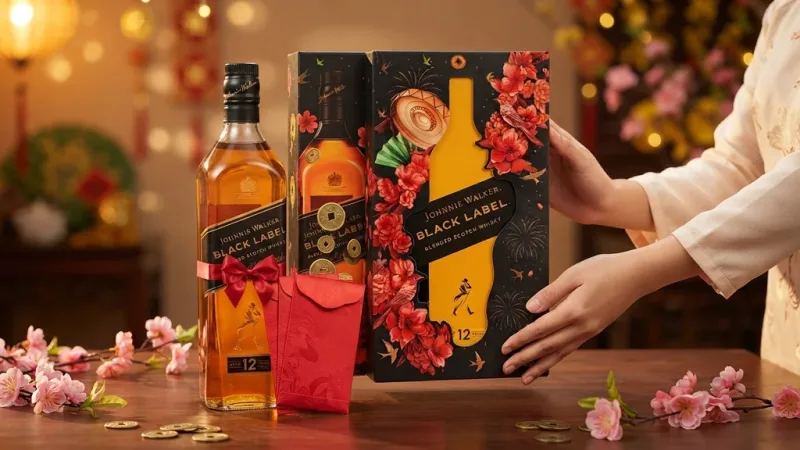 Hộp quà Johnnie Walker Black Label Tết 2027 làm quà biếu đầu năm