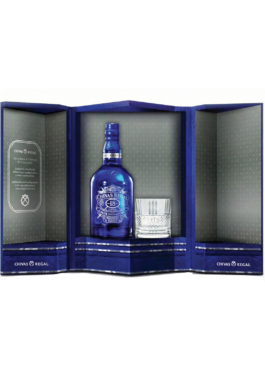 Chivas 18 Blue Hop Qua Têt 2026 Ben trong