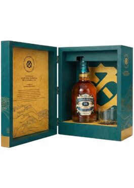 Rượu Chivas 18 Mizunara Hộp quà Tết 2026 Phía Bên trong